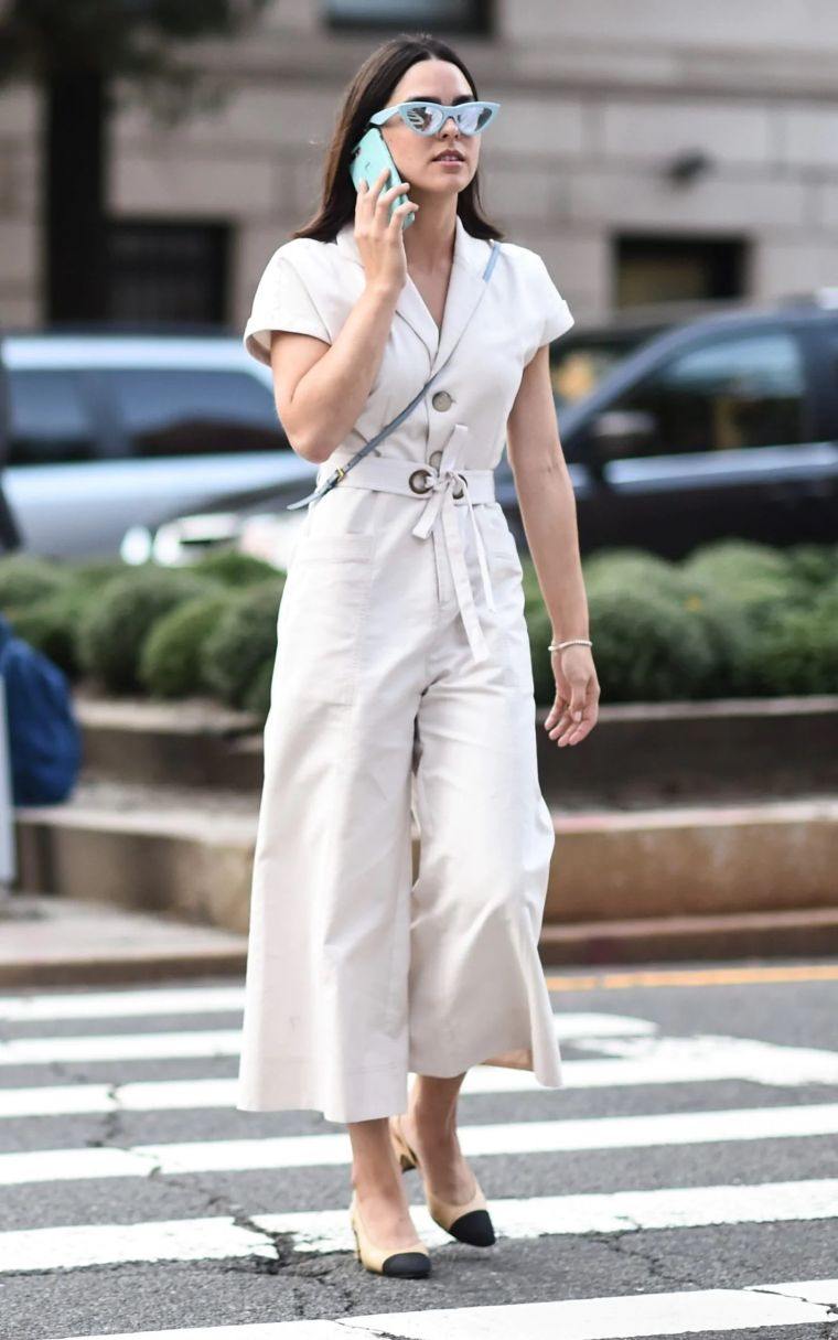 nő modern jumpsuit