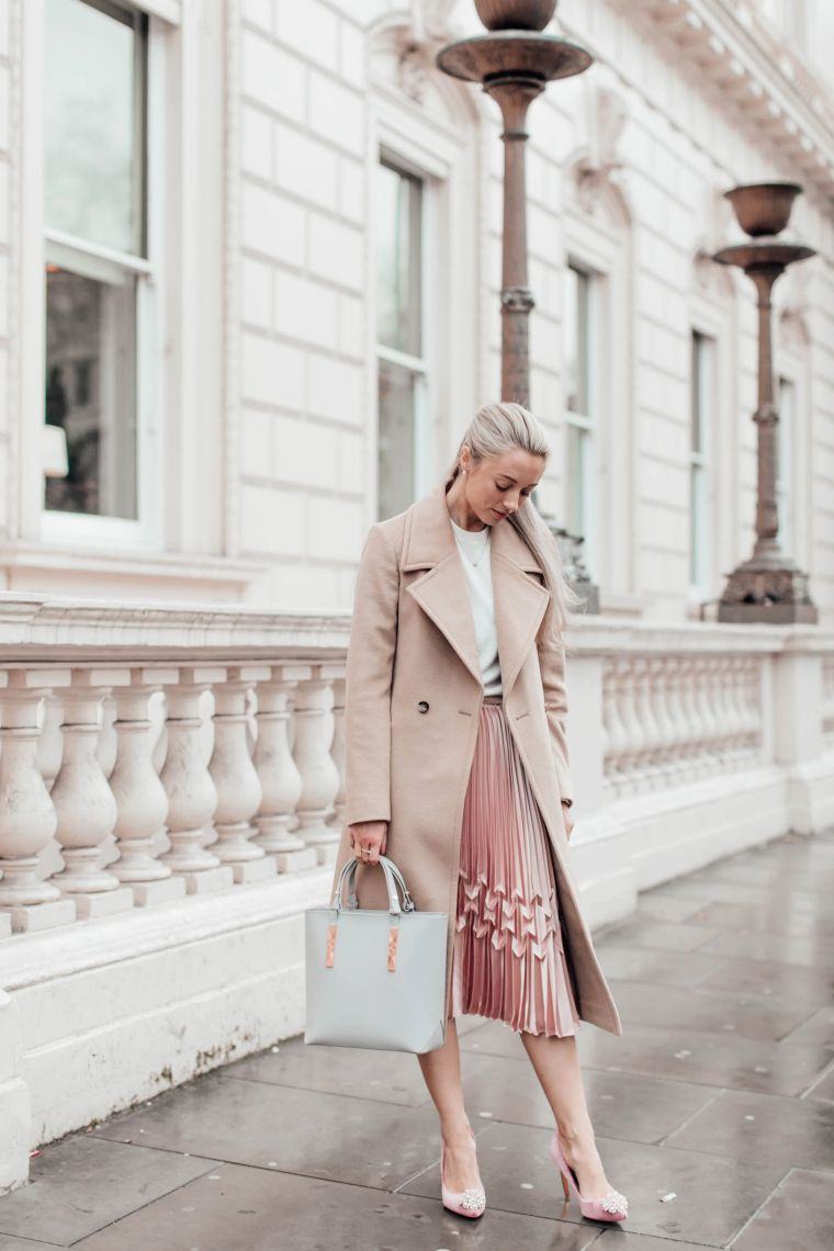 look elegante in beige