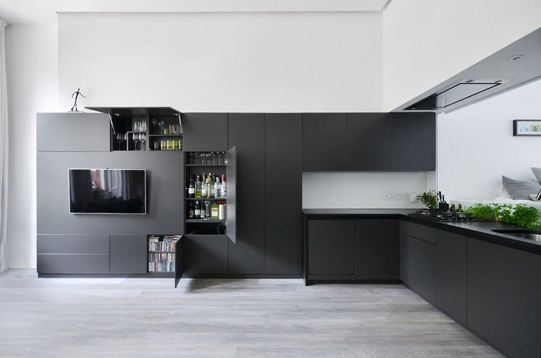 cucina-contemporanea-ardesia-colore-bianco-vernice-ambiente-naturale