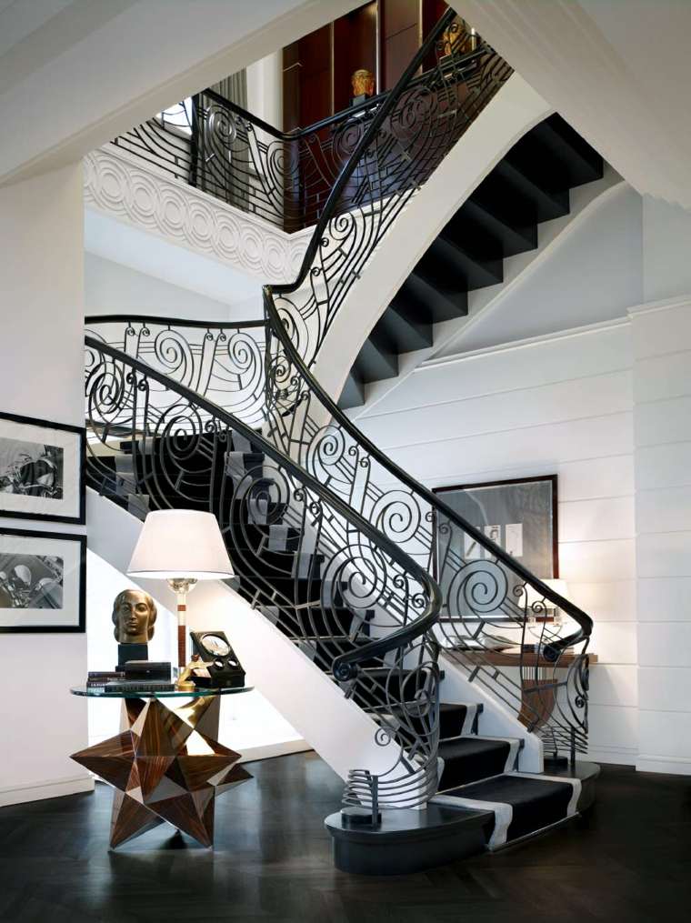 interjero laiptai arabesque turėklai klasikinis dizainas