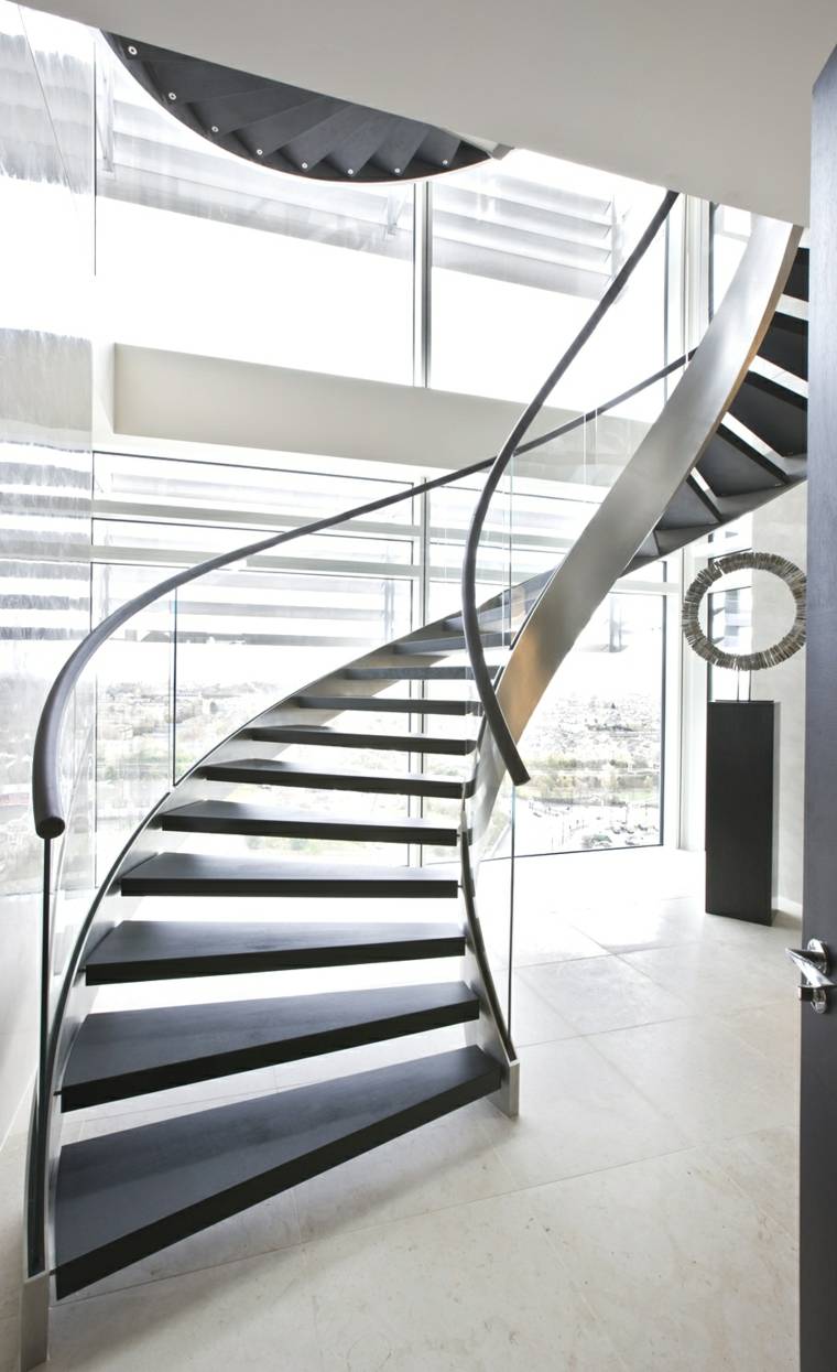 modernaus dizaino spiralinių laiptų turėklai