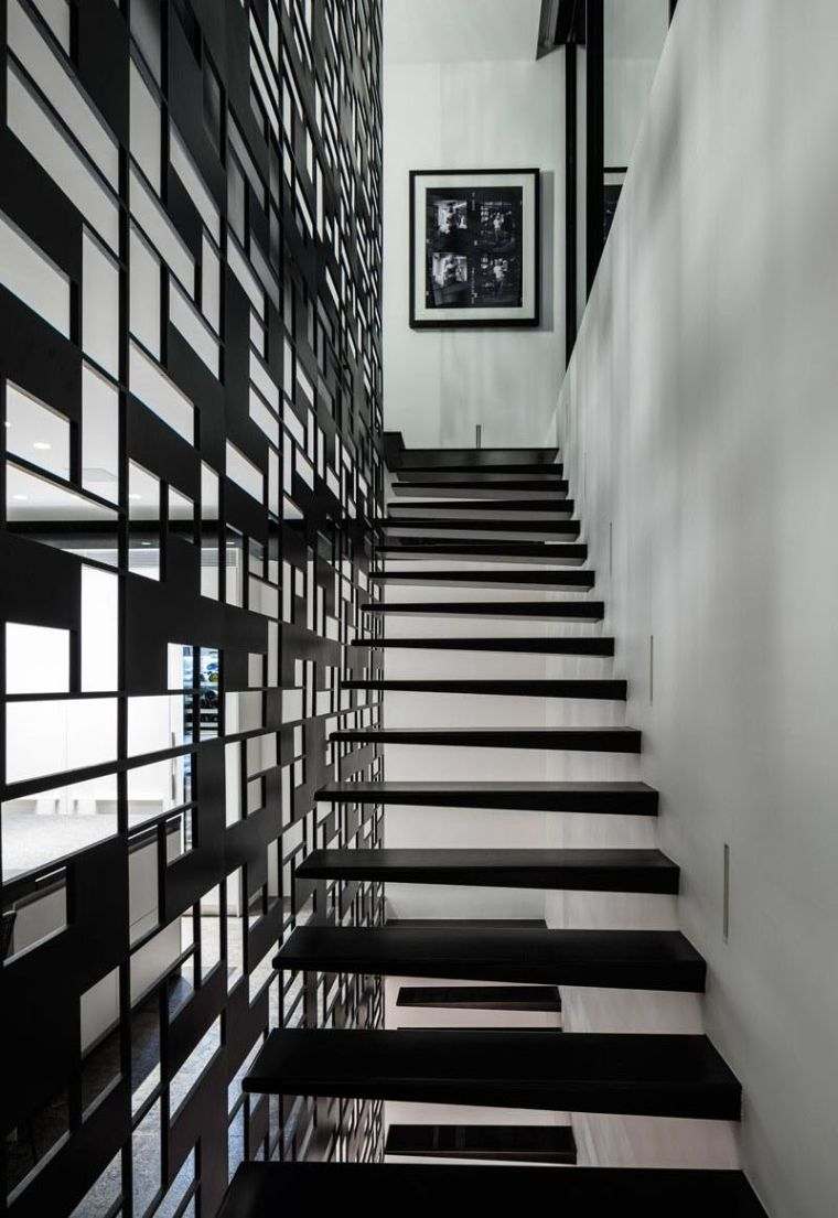 korlát-lépcső-belsőépítészet-fekete-pitsou-kedem