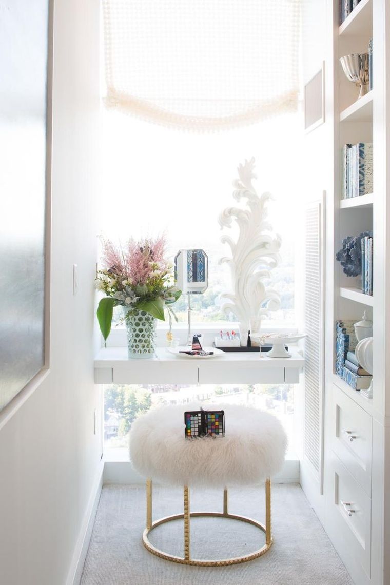 モダンな化粧台収納窓-照明-小さなスペース-家具