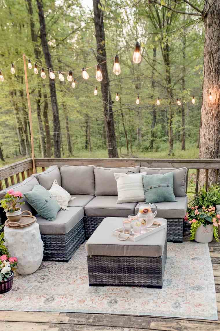 vrtna kutna sofa