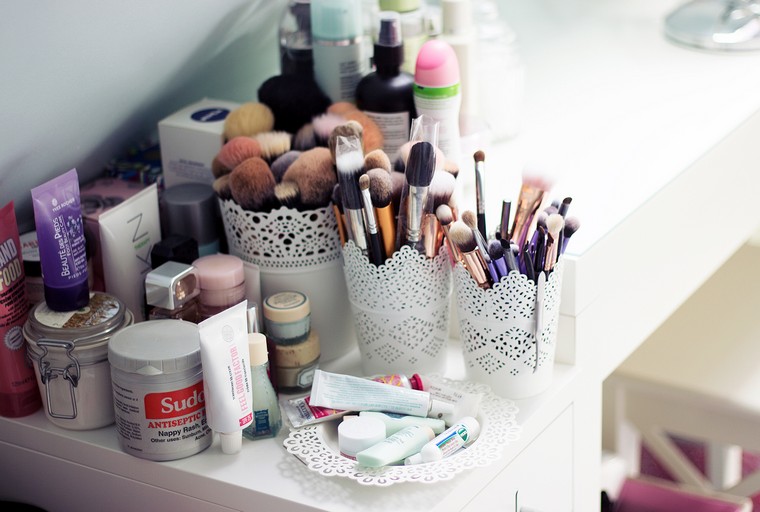 makeup-ideas-organization-diy-storage-space