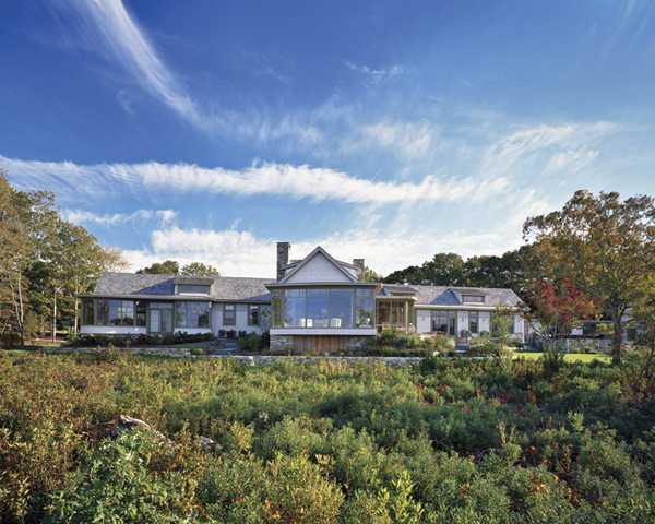 casa grande en el bosque