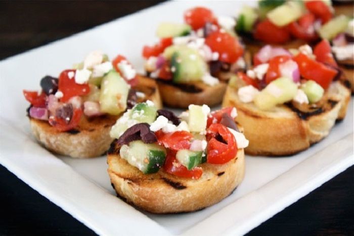 crostini pomodoro feta insalata greca bruschetta