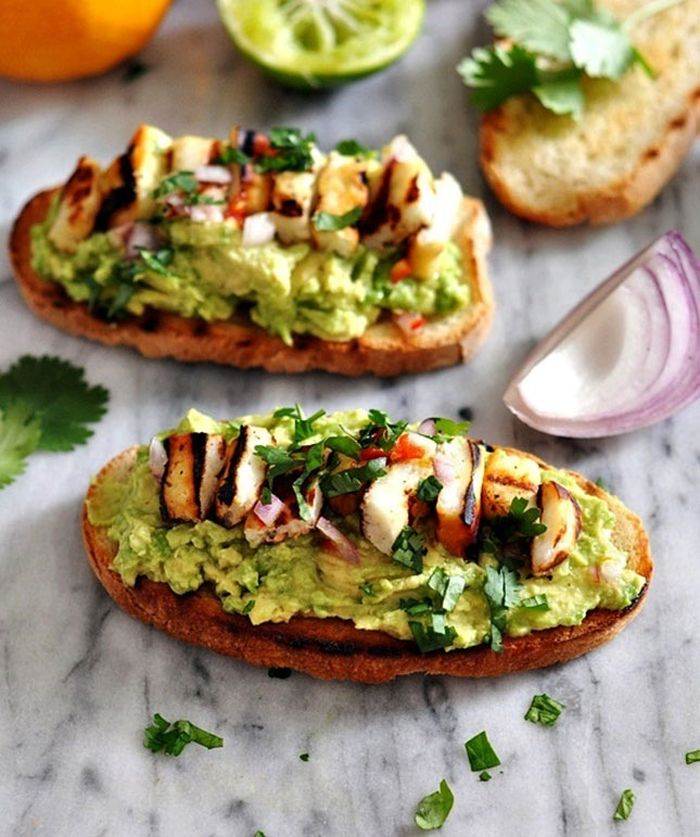 crostini all'avocado ricetta sana toast bruschette