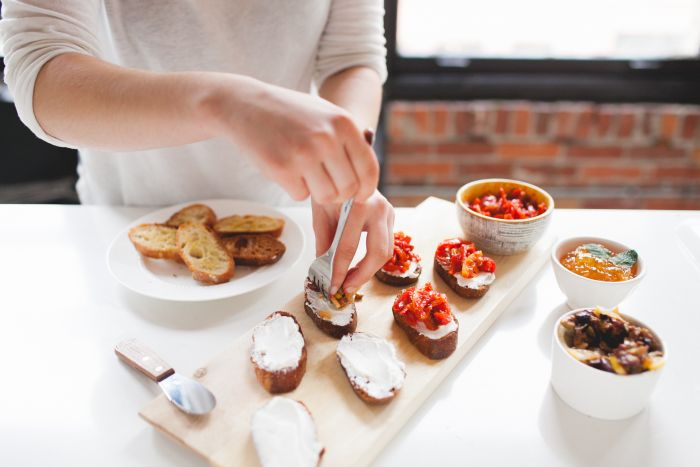 bruschette ir crostini sūrio paprasti receptai pusryčiai itališkas aperityvas