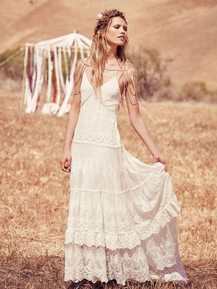 bohemiško stiliaus vestuvinė suknelė