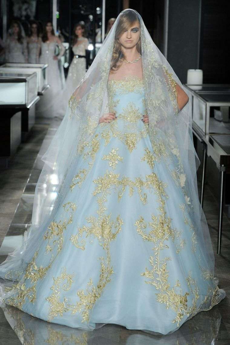 vestuvių suknelė-nėriniai-aukso spalva-tamsiai mėlyna-tendencijos-2018 m