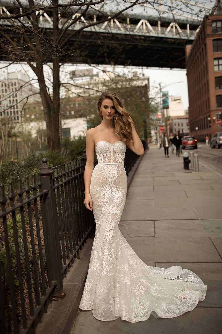 abito da sposa 2018 senza spalline modello sirena