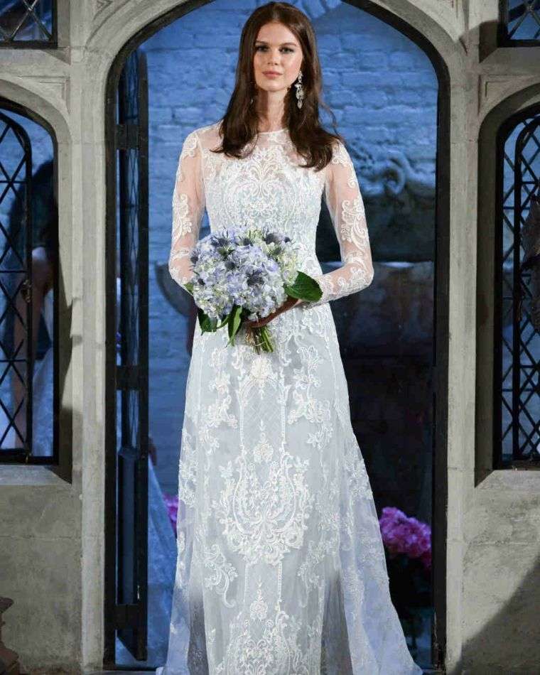 esküvői ruha-2018-trend-szín-halvány-kék