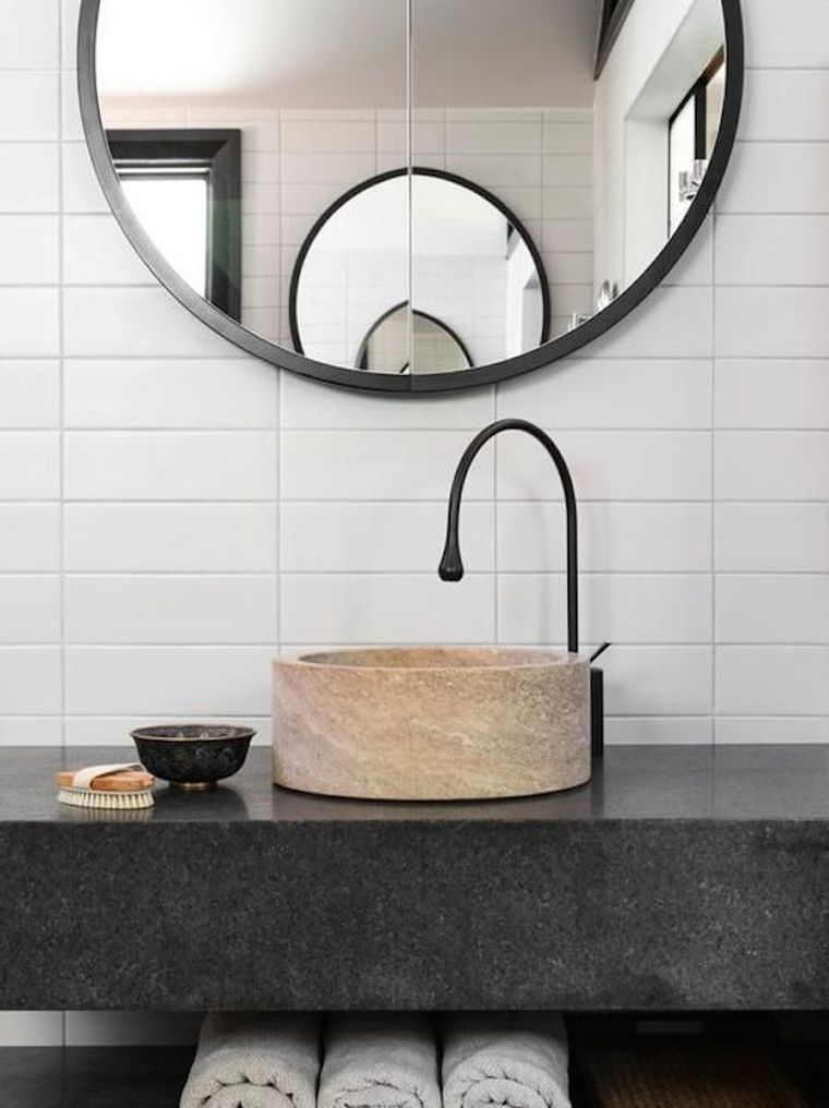 okrugla kupaonica-ogledalo-slavina-crna-boja