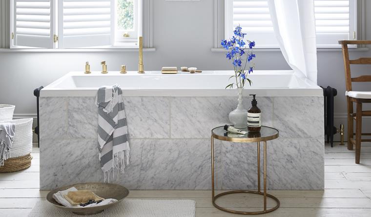 modern-szürke-fehér-gubanc-fürdőszoba-