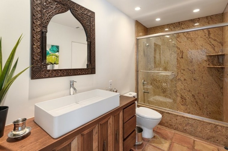 Marokietiškas vonios kambarys-veidrodis-arka-kryžminis vėjas
