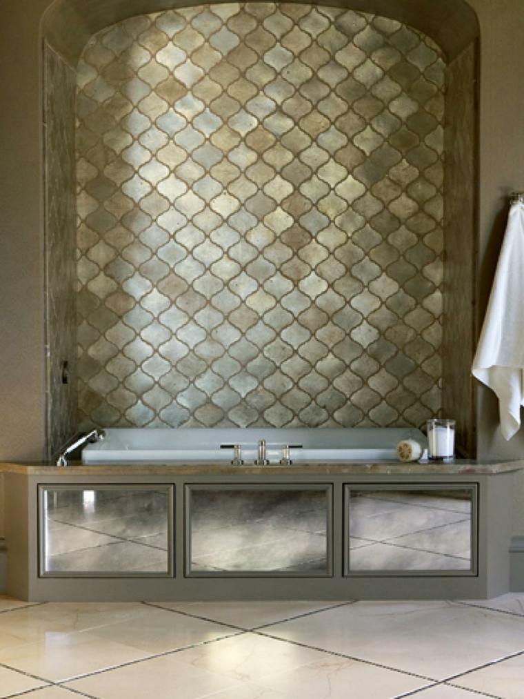Maroko vonios kambarys-mozaika-sidabro plytelės
