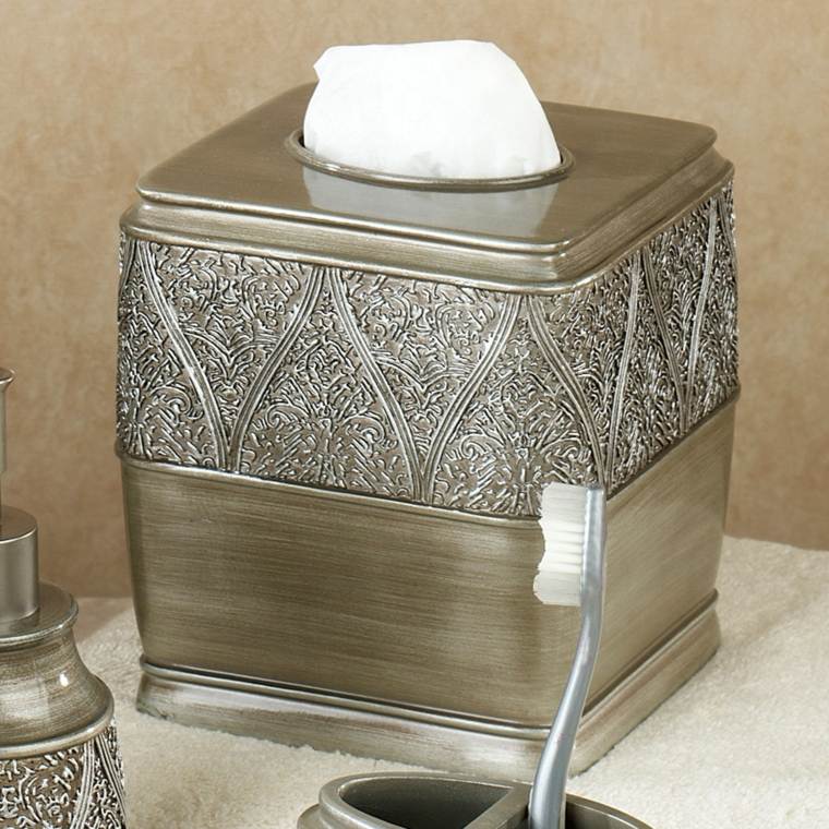 Marokkói fürdőszoba-tipikus-ezüst-kiegészítők