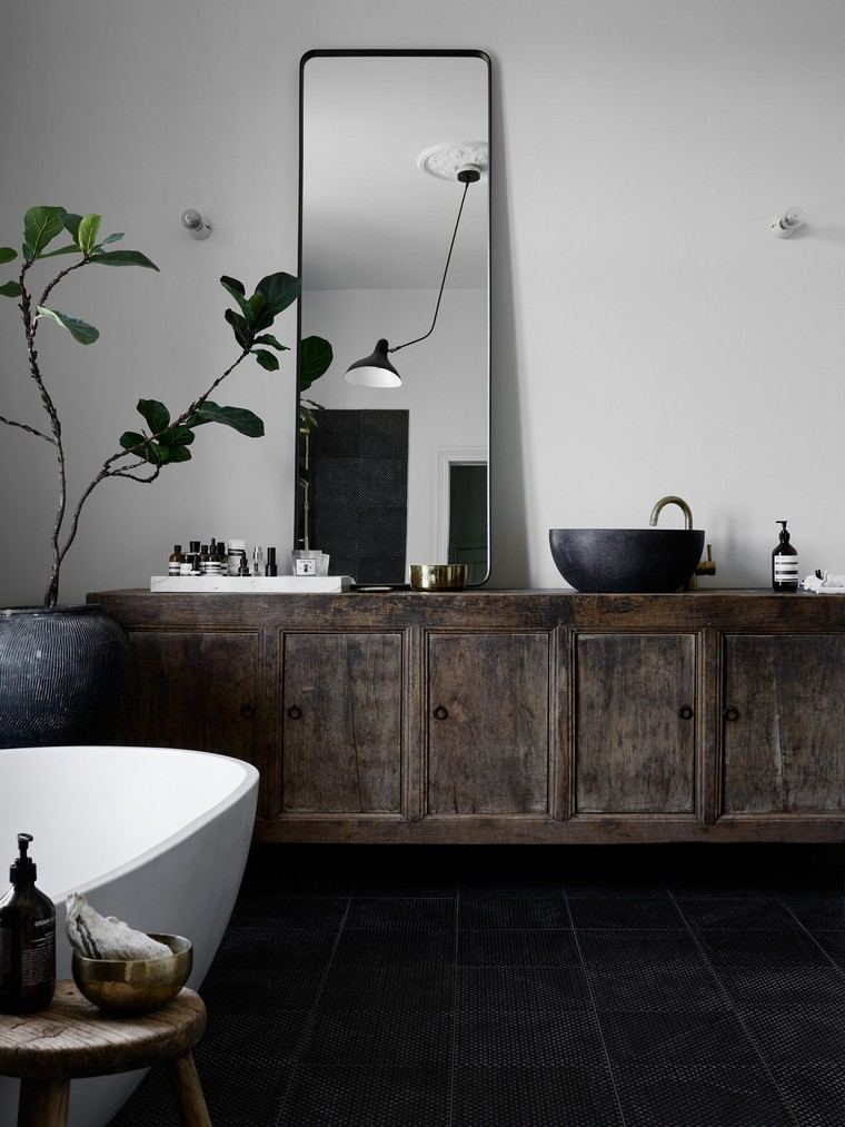 interni-scandinavo-arredo-bagno-legno-vasca da bagno