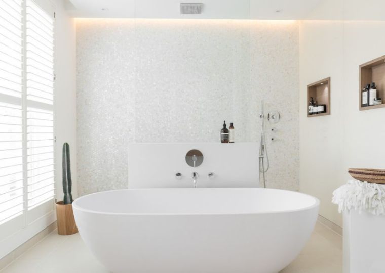 modernių vonių idėjų vonios kambarys