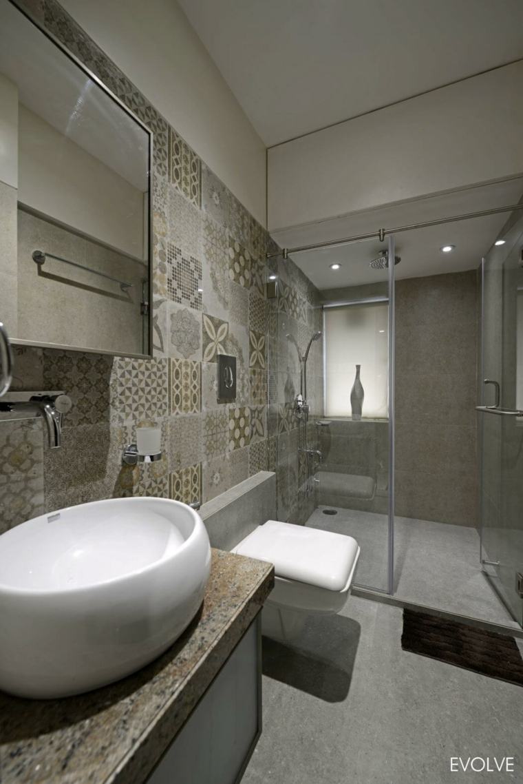 vonios kambario dizainas marokietiška plytelių vonia dušo kabina vaškuotas betonas