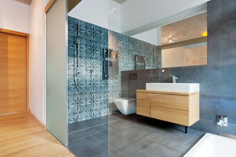 Moderni vonios kambario interjero marokietiškų plytelių medinė spintelė