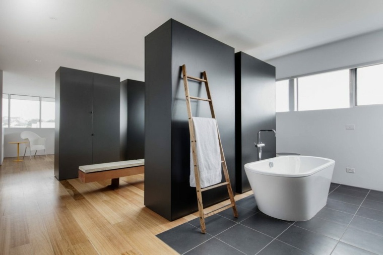 Bagno moderno design contemporaneo vasca da bagno piastrelle in legno