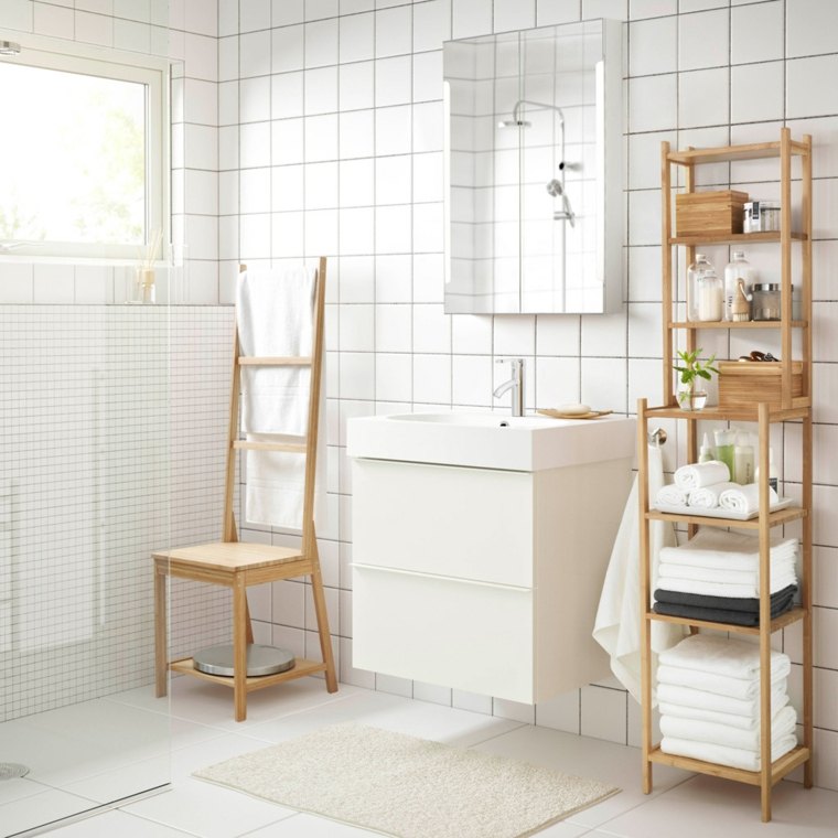 モダンなバスルームデザインの白いタイル棚