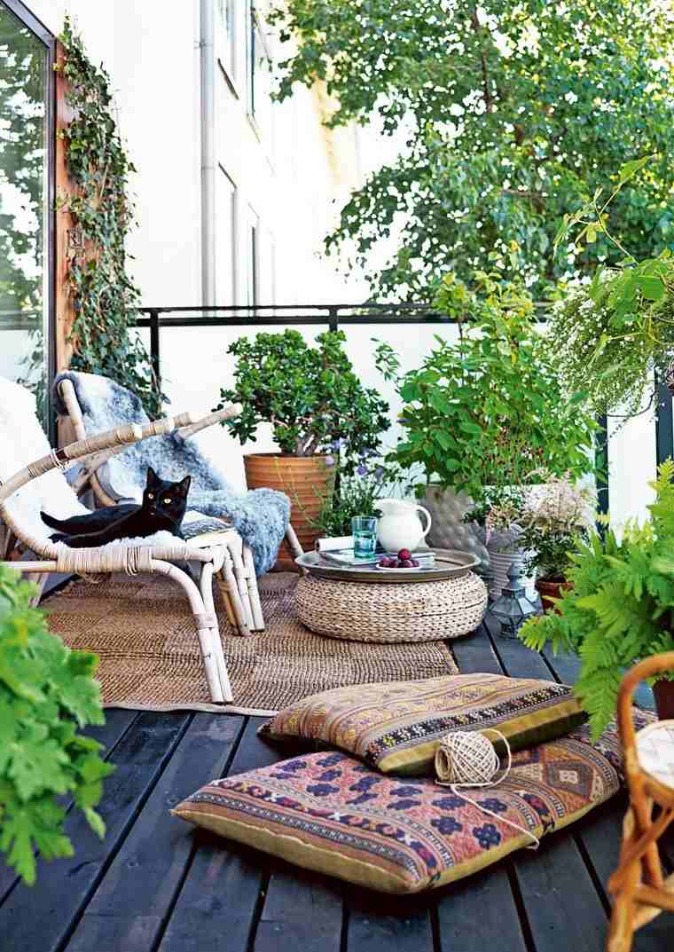 szabadtéri asztal terasz tér elrendezés ötlet kerti bútorok