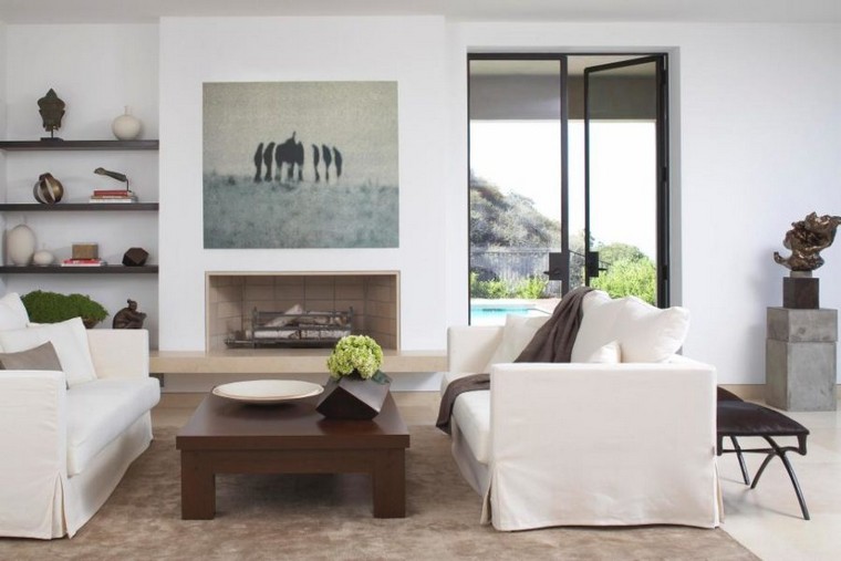 interior design piccolo appartamento idea tavolino legno tappeto beige