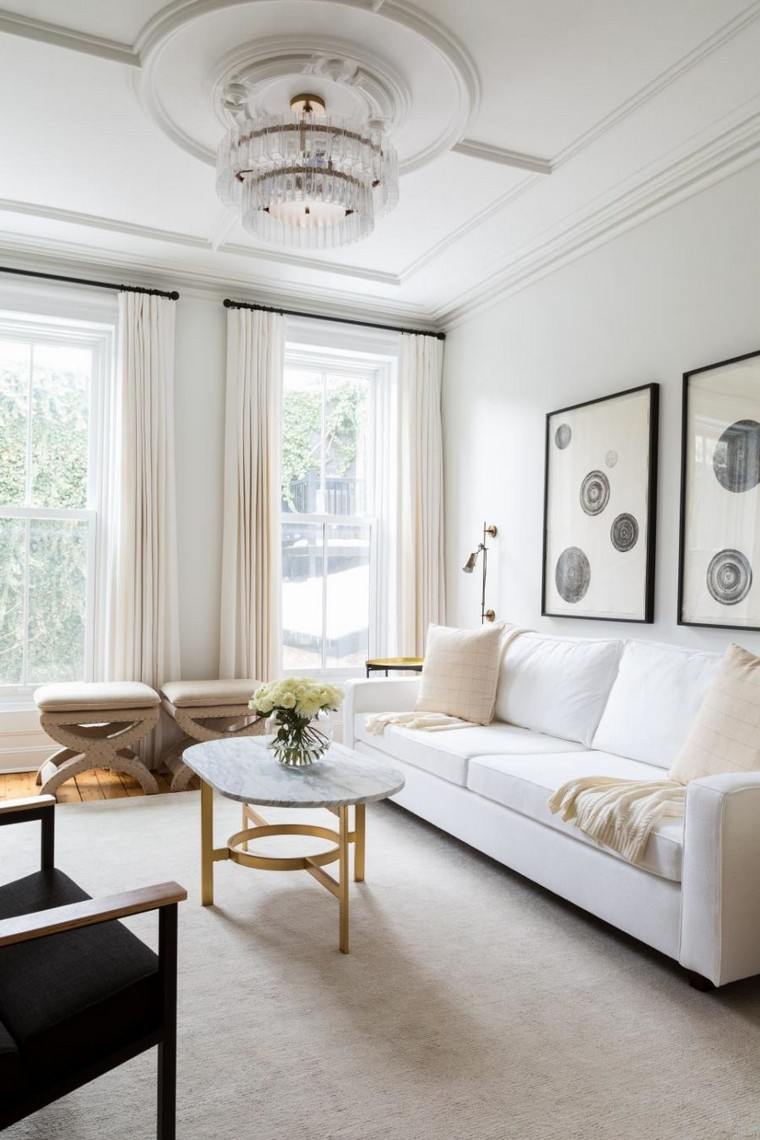 idea di design per un soggiorno contemporaneo cuscini per divani bianchi tavolino da caffè idea poltrona nera