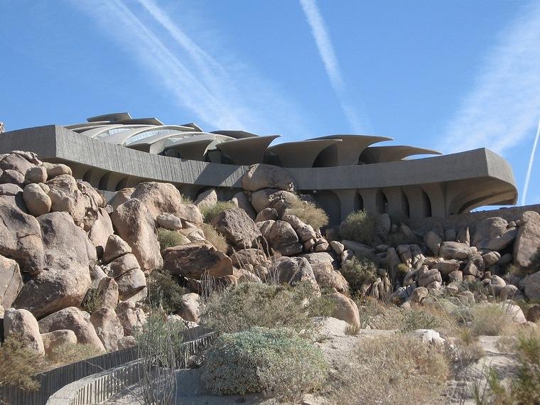 moderna-skulptura-kuća-pustinja-kellogg-beton