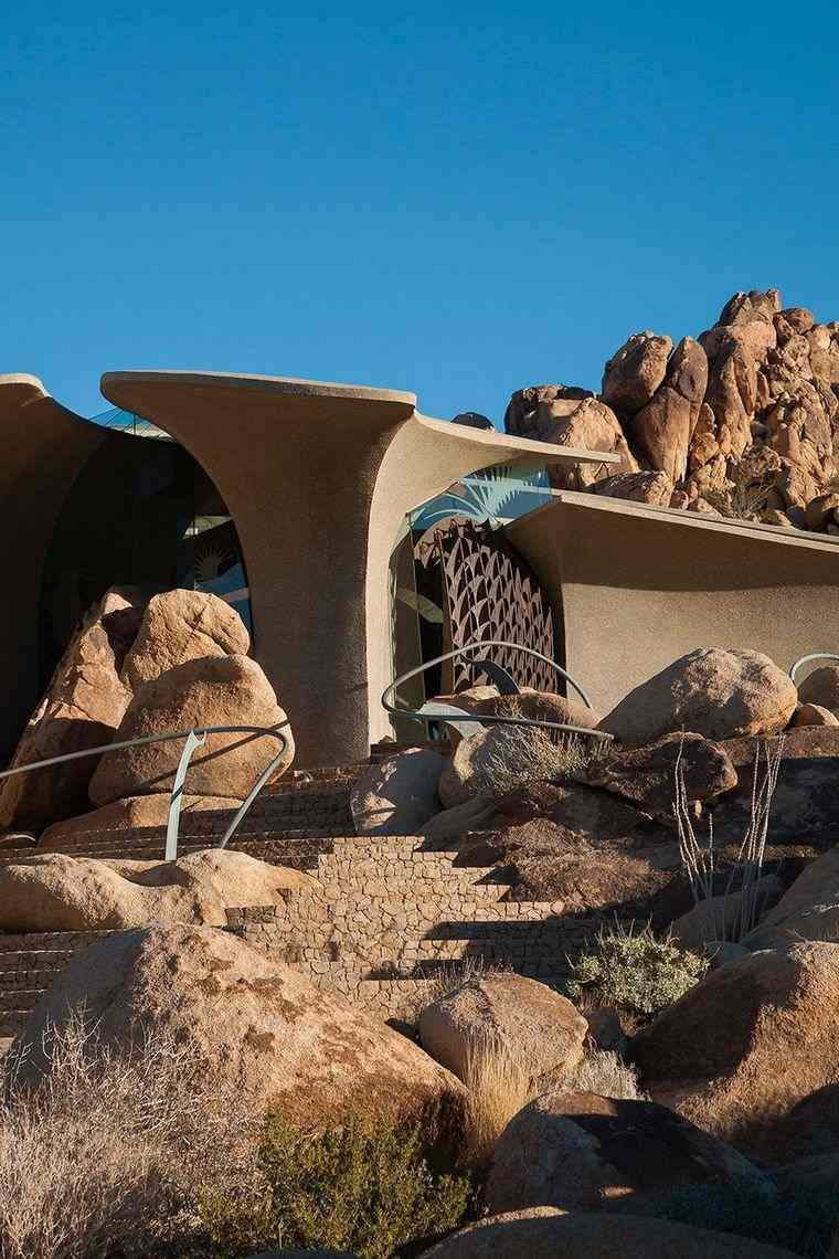 modern-szobor-ház-sivatagi-kellogg-elem