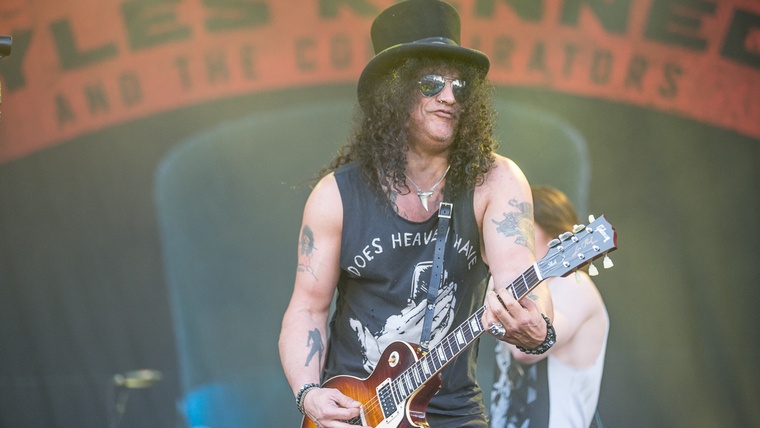 Slash solista sul palco