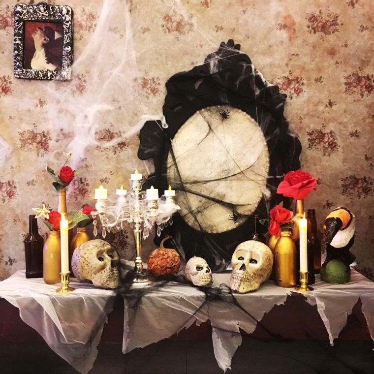 Helovino vakarėlio savitarnos stalo dekoras