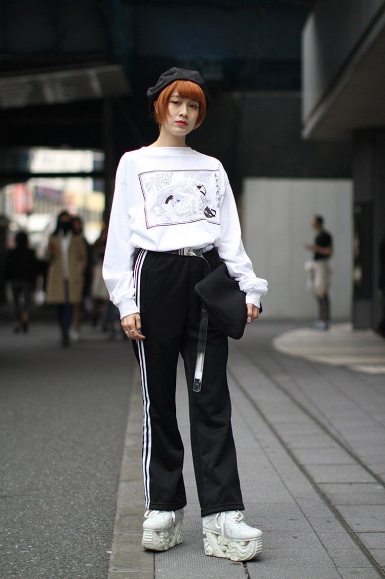 gatvės mados Tokijas moteris idėja apranga juoda balta