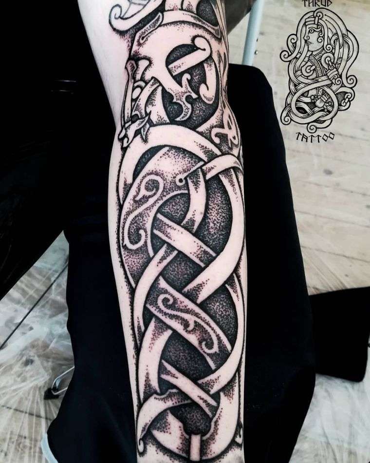 vikinška tetovaža za ruke