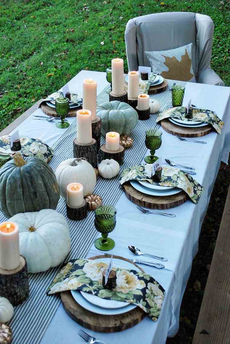 rudens stalo dekoro žvakės kaimiškos žvakidės moliūgų stalo dekoro idėjos