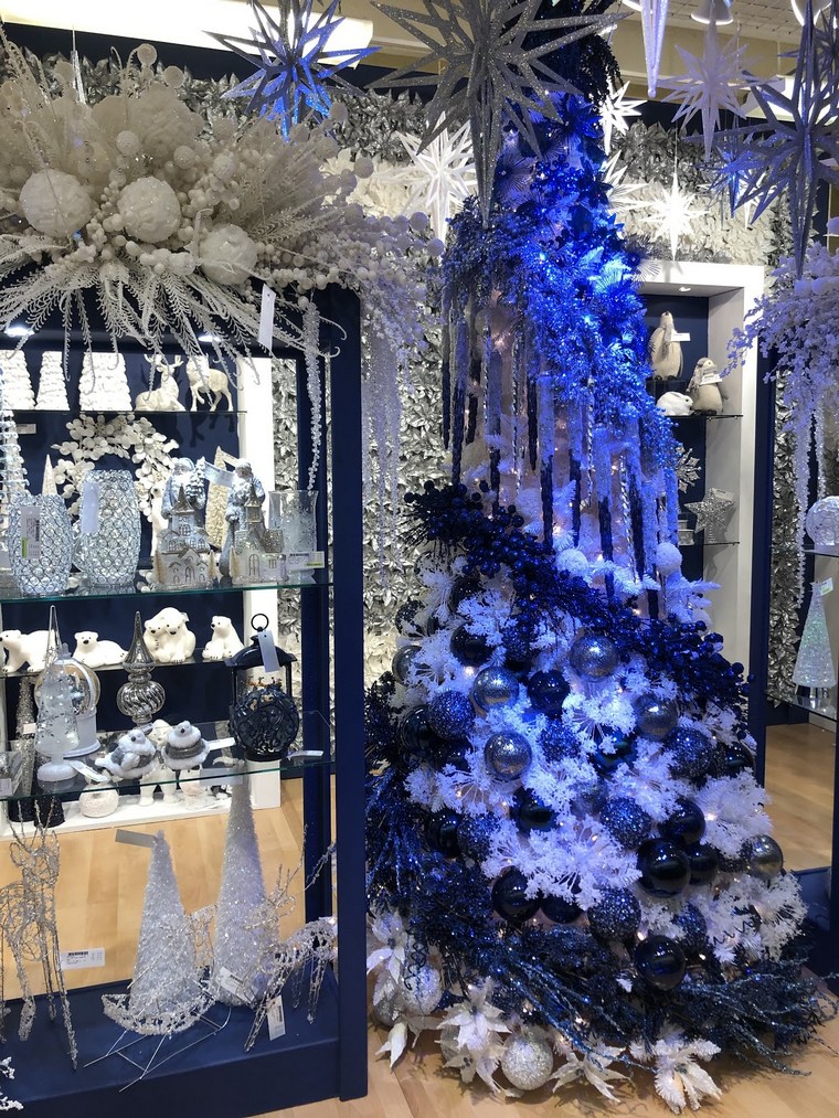 srebrnoplava trgovina božićnim dekorima