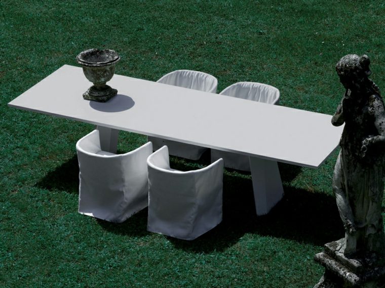 tavolo rettangolare bianco poltrona da giardino design paesaggistico