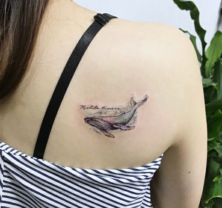 idea del tatuaggio della balena