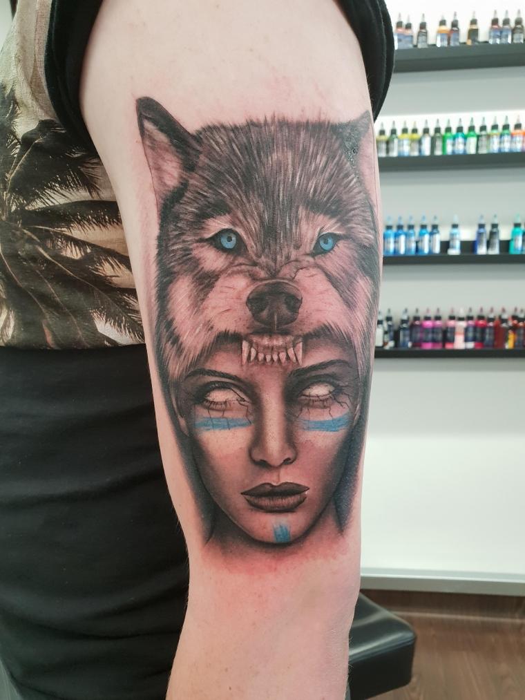 originali vilko tatuiruotė