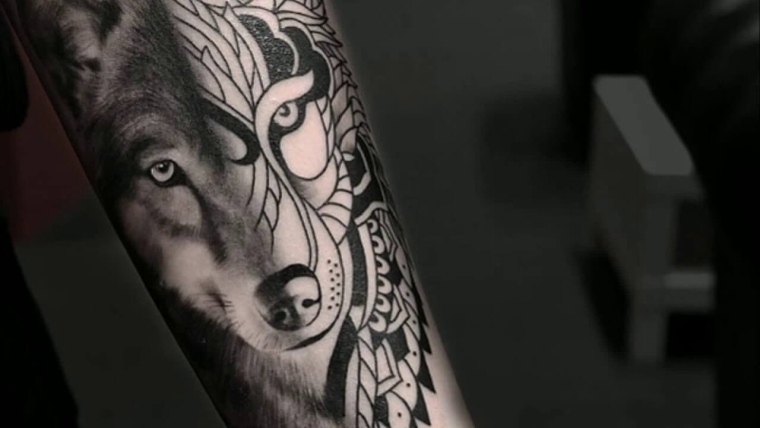 disegno del tatuaggio del lupo celtico