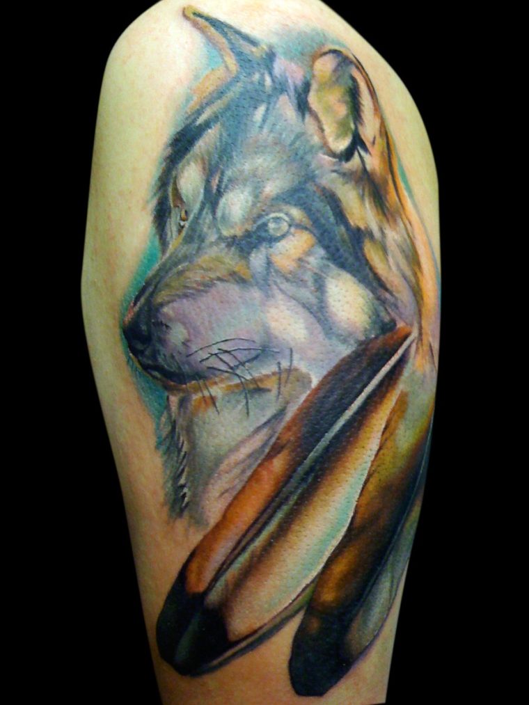tatuaggio uomo lupo