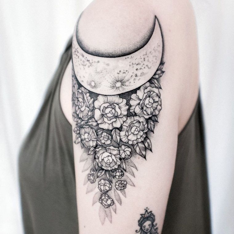 nuotrauka-tatuiruotė-gėlėms-moteris