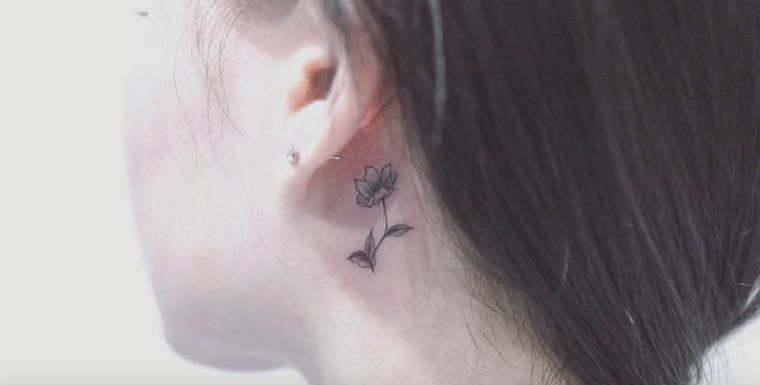 modelis-tatuiruotė-gėlė-moteris-maža