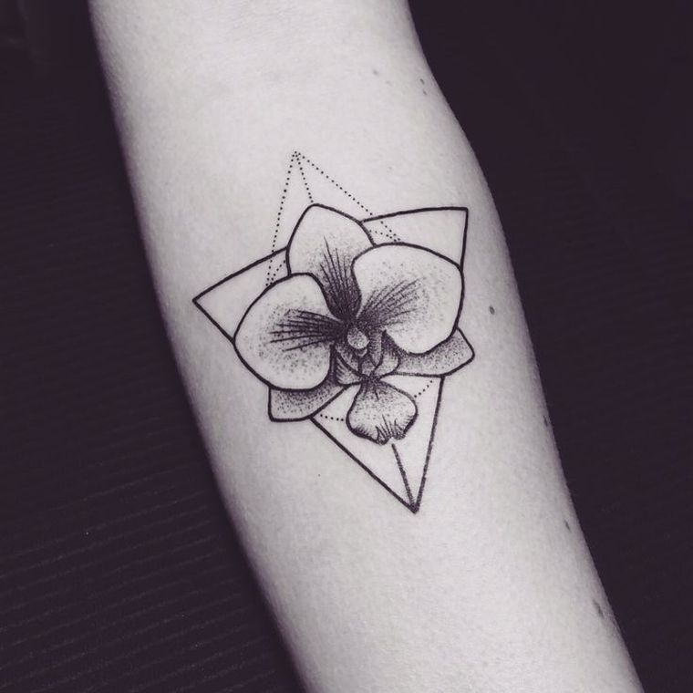 orhideja-cvijet-ruka-tetovaža