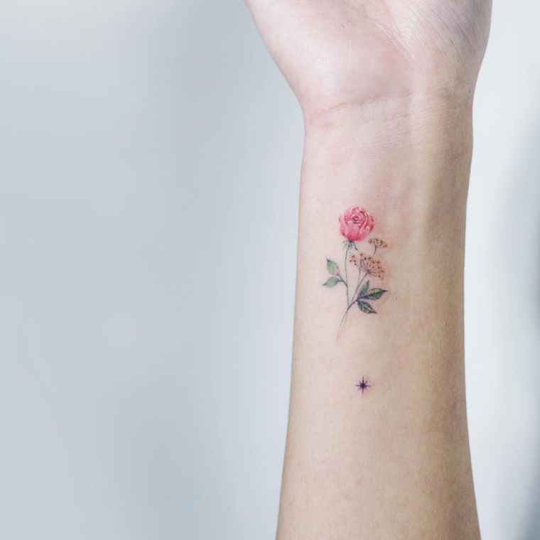 gėlė-moteris-tatuiruotė-pavyzdys