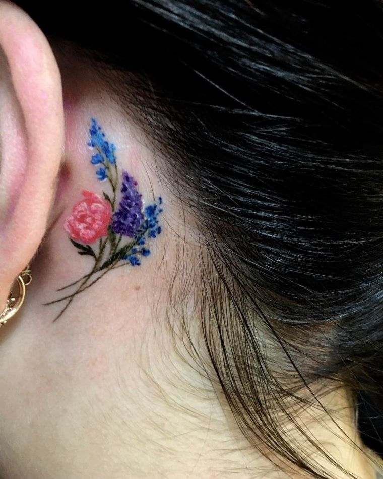 tatuaggio testa di fiore