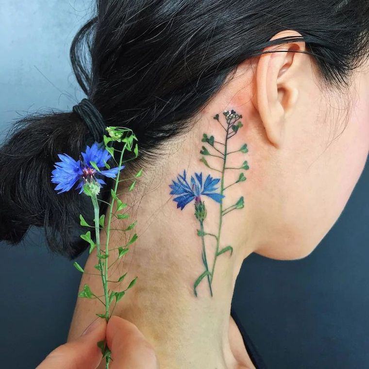 tatuiruotė-tendencija-moteris-gėlė